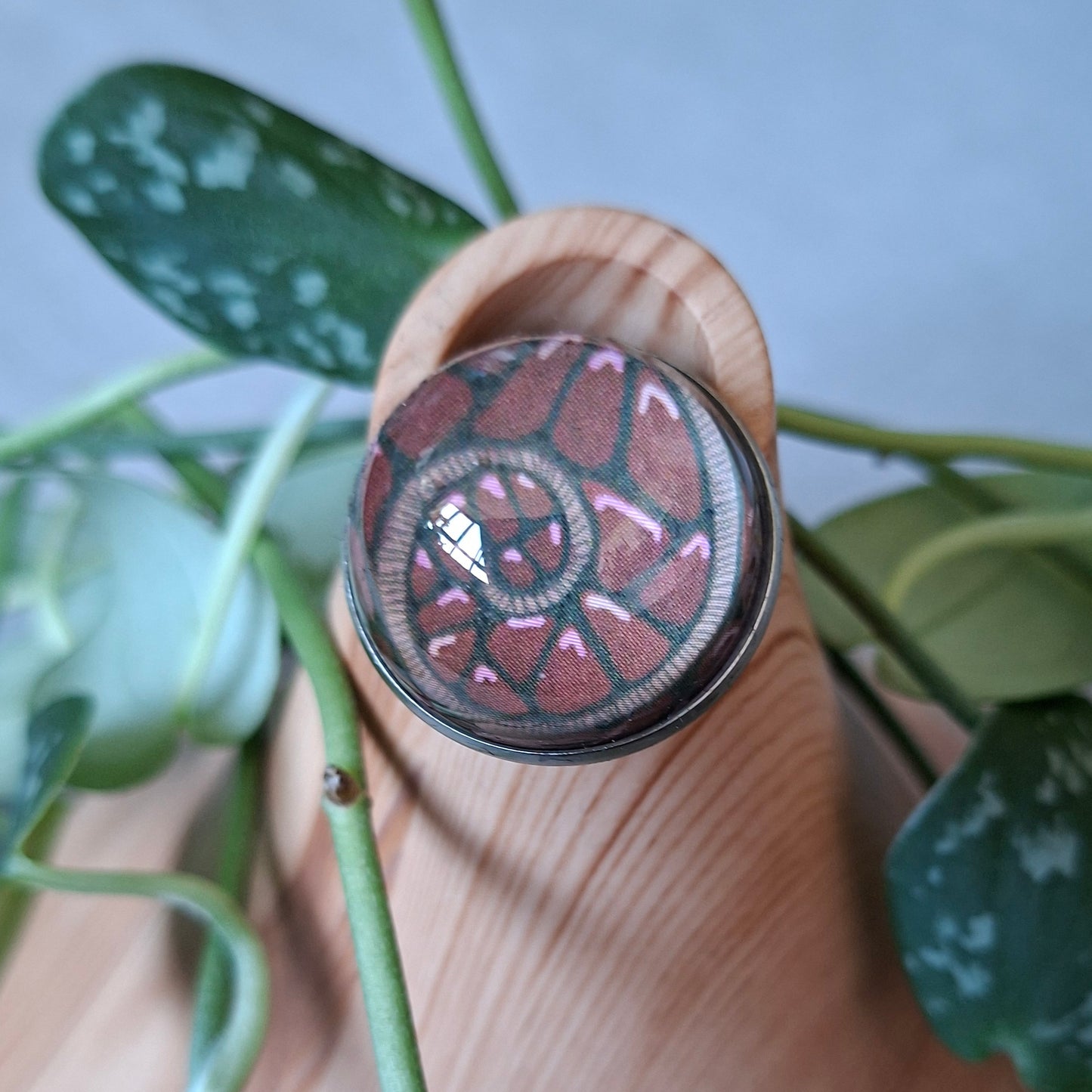 Round Brooch Pins