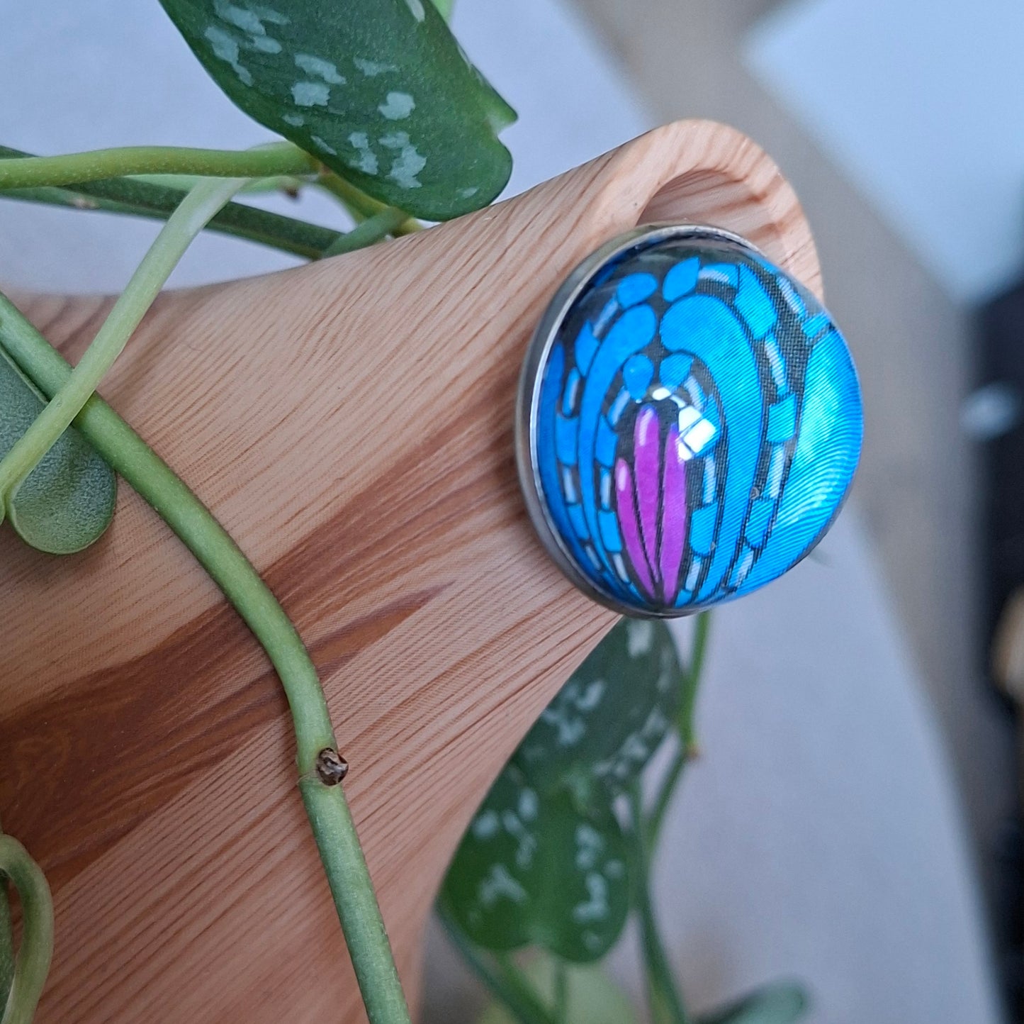 Round Brooch Pins