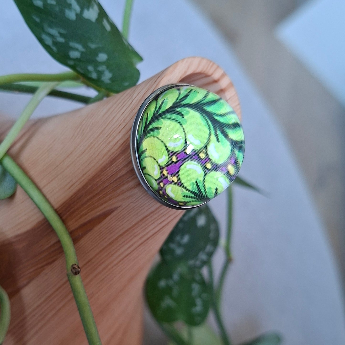 Round Brooch Pins